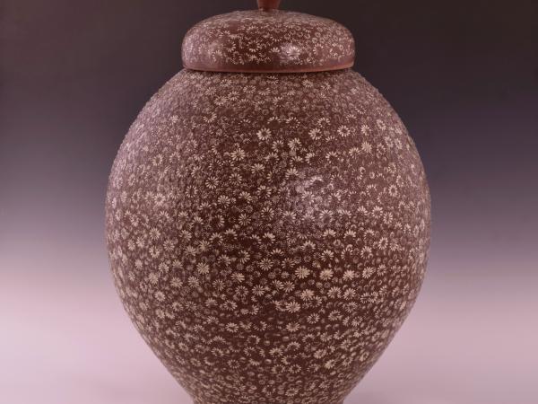 Flowerly-patterned Japanese urn